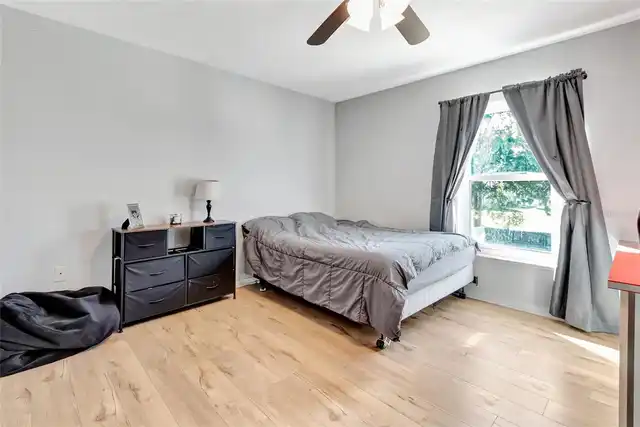 Listing Photo 15