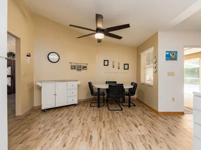 Listing Photo 15