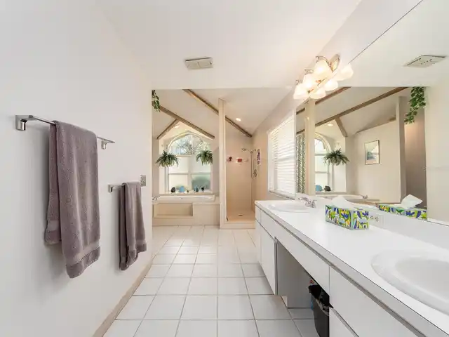 Listing Photo 20
