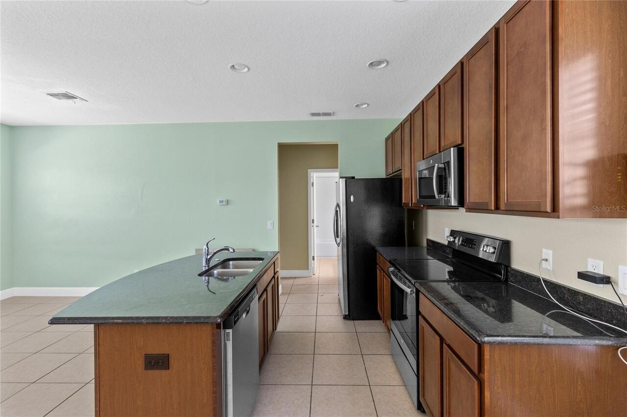 Listing Photo 7
