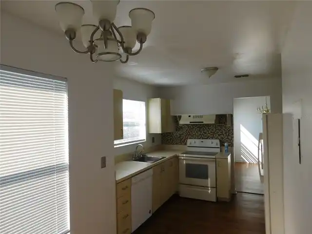 Listing Photo 14