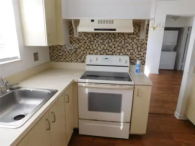 Listing Photo 16