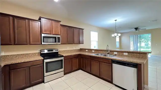 Listing Photo 16