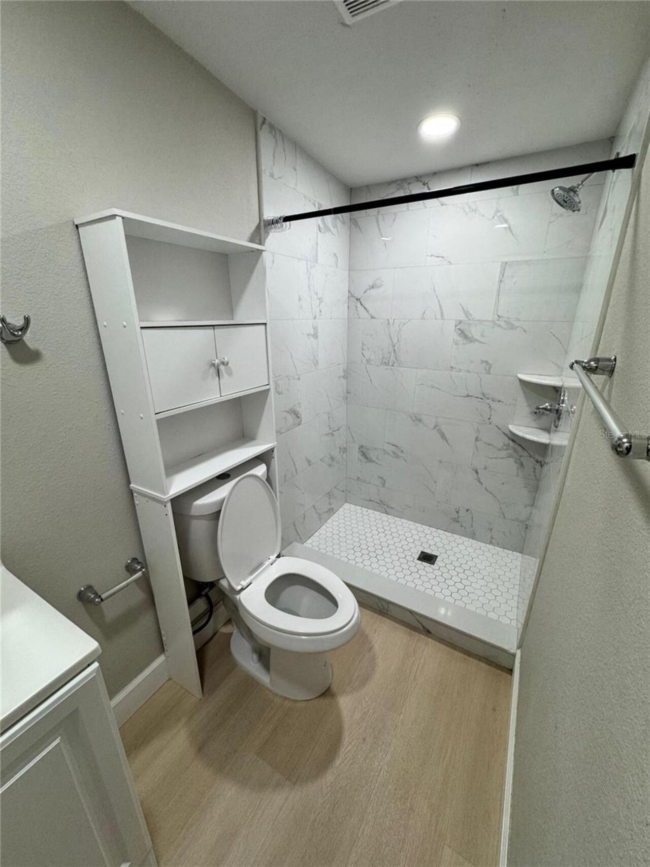 Listing Photo 14