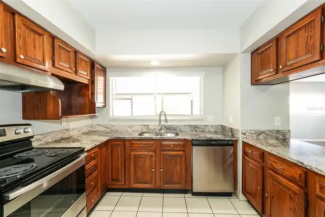 Listing Photo 9