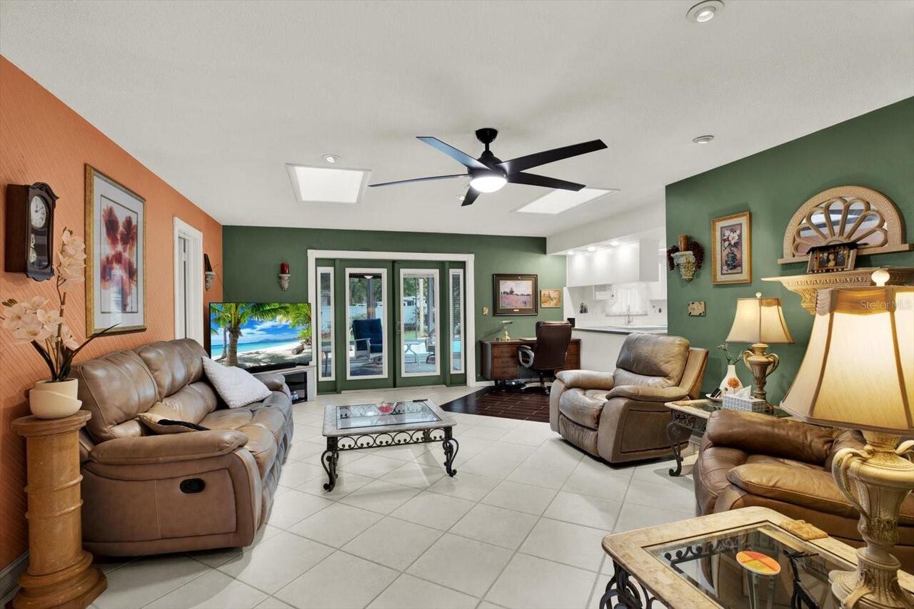 Listing Photo 8