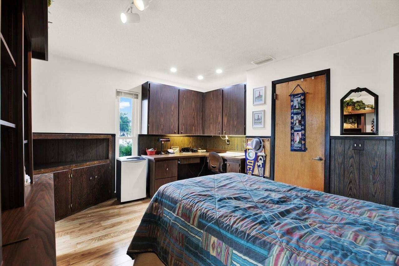 Listing Photo 17