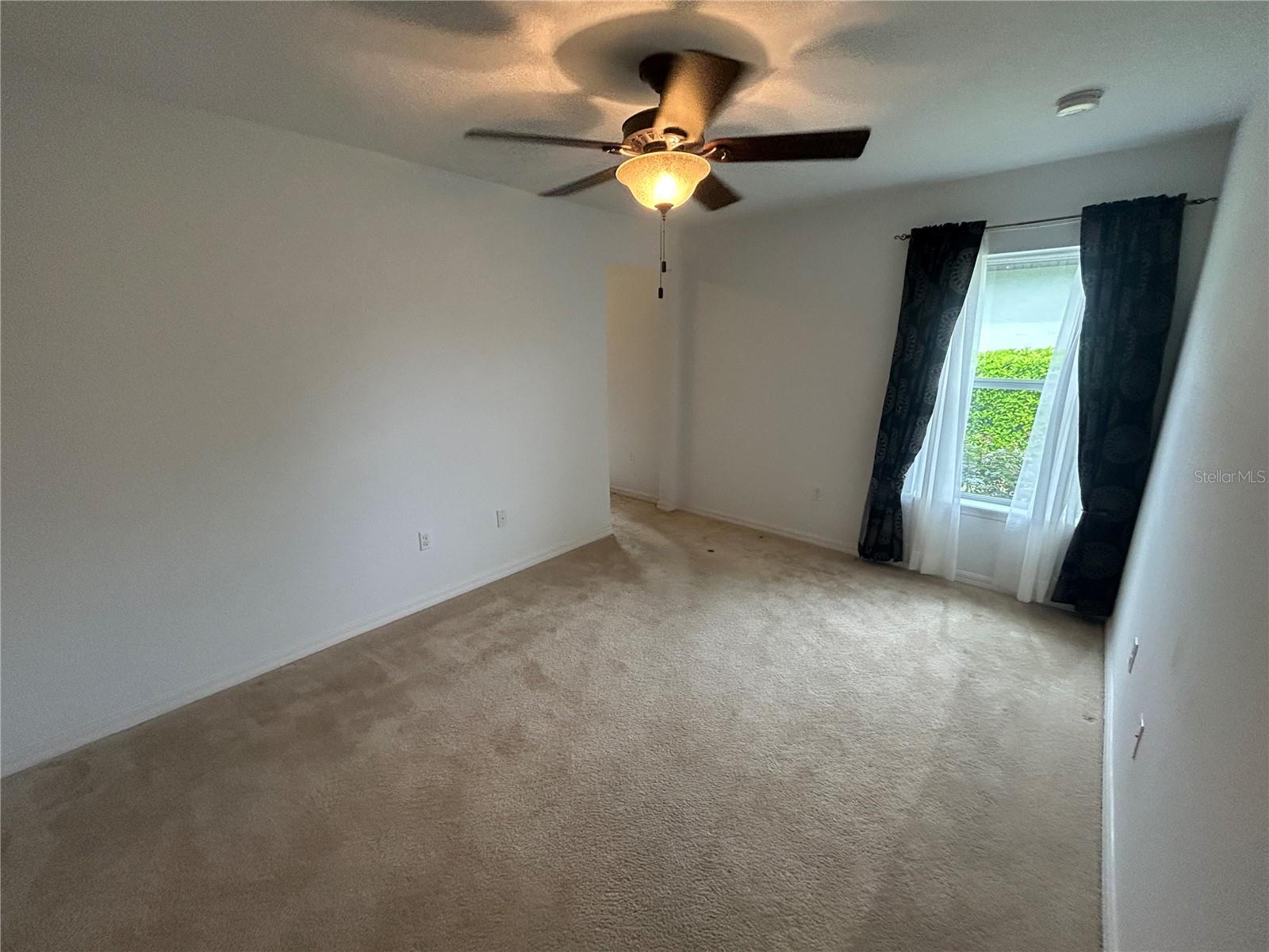 Listing Photo 12