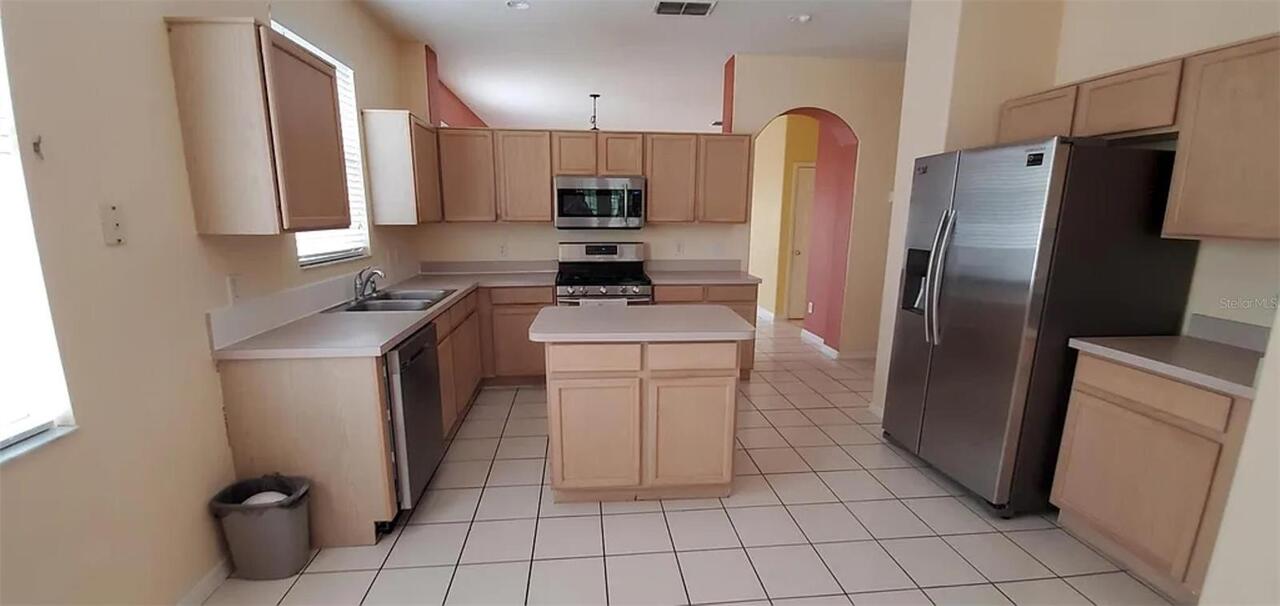 Listing Photo 8