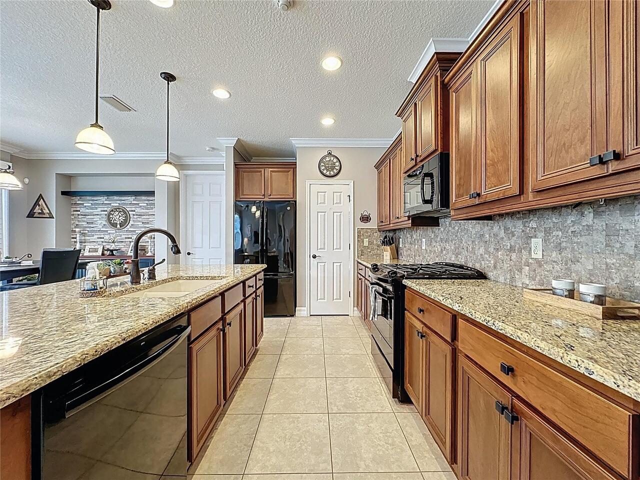 Listing Photo 16