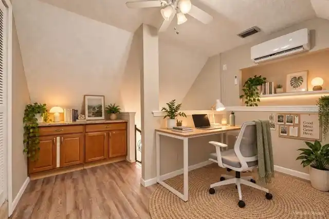 Listing Photo 17