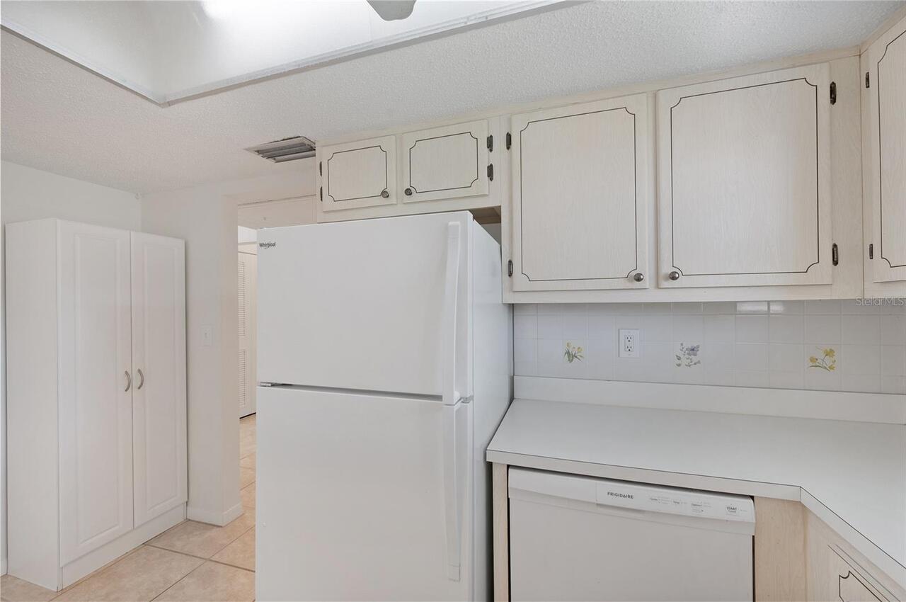 Listing Photo 8