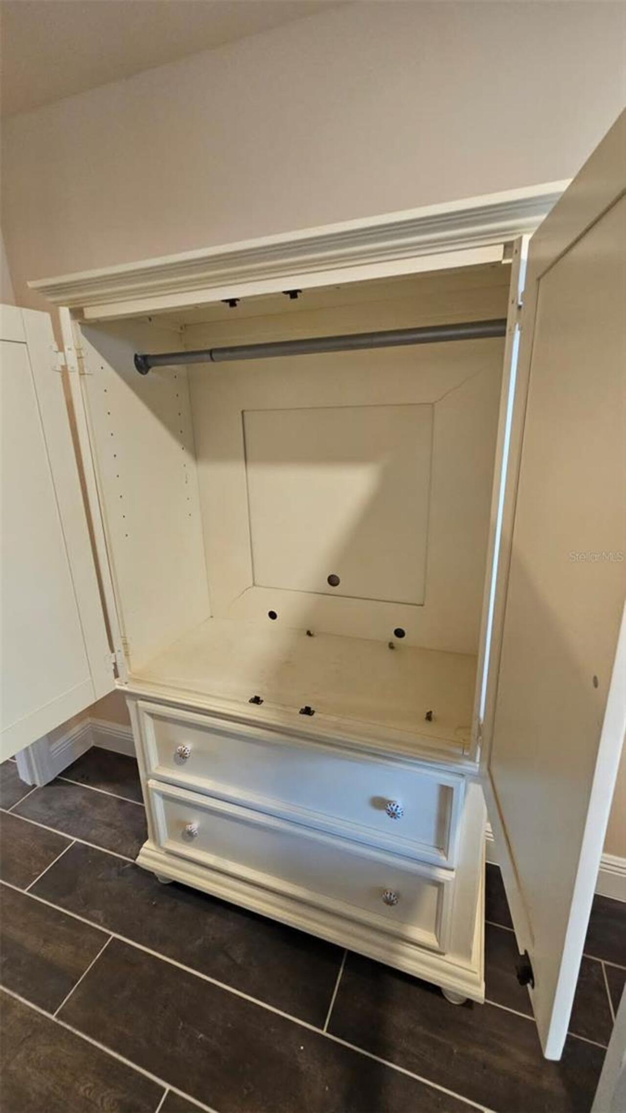 Listing Photo 11