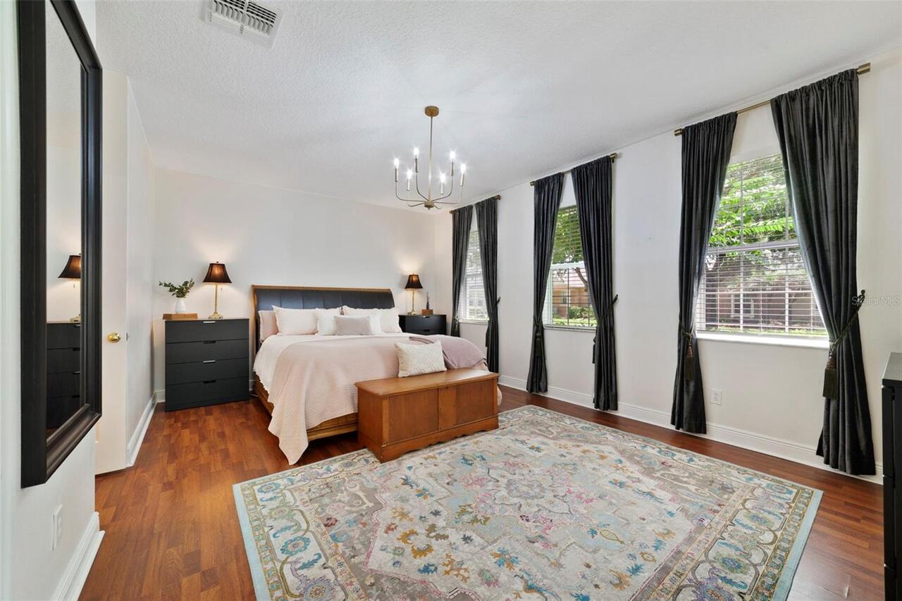 Listing Photo 11