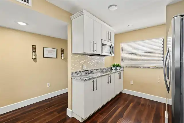 Listing Photo 16