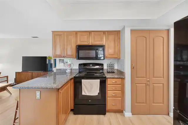 Listing Photo 15