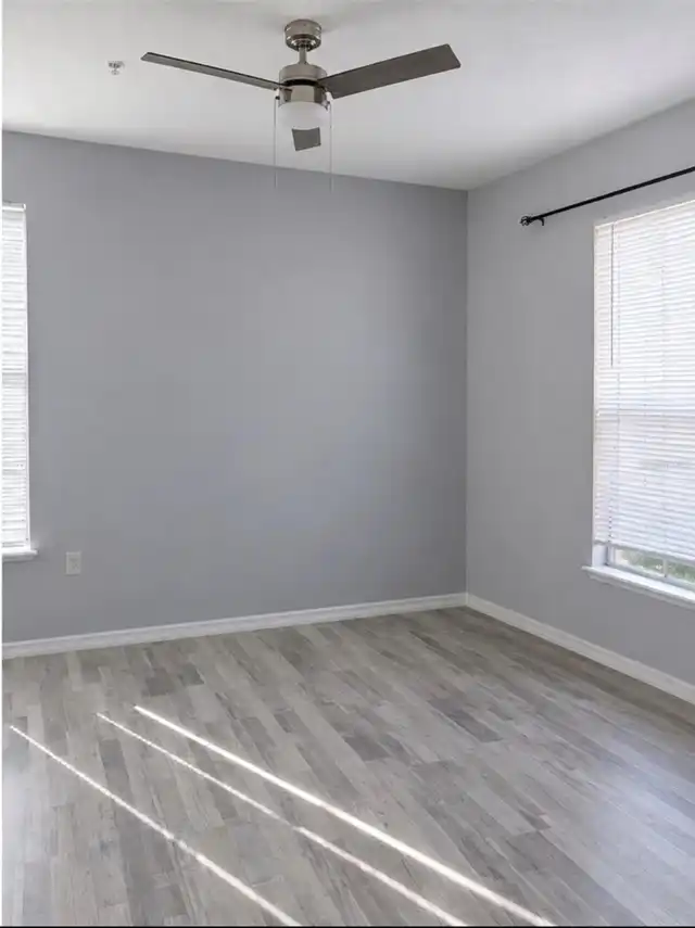 Listing Photo 12