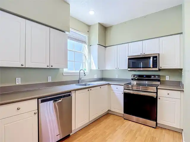 Listing Photo 16