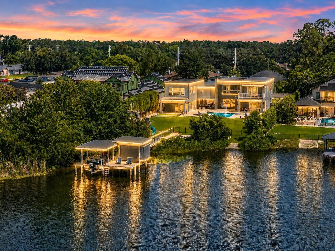 5BR, Home, 4BA, $5,750,000
Read More