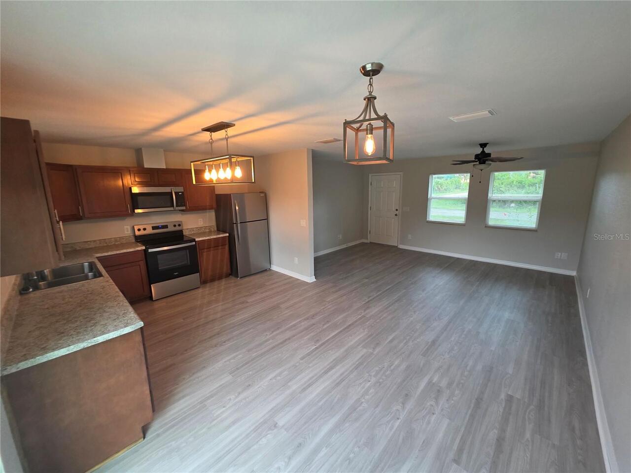 Listing Photo 11