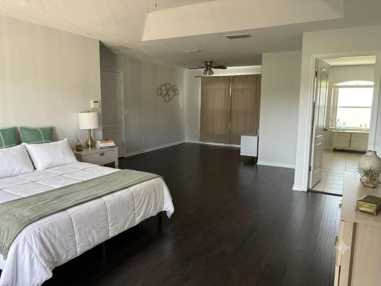 Listing Photo 9