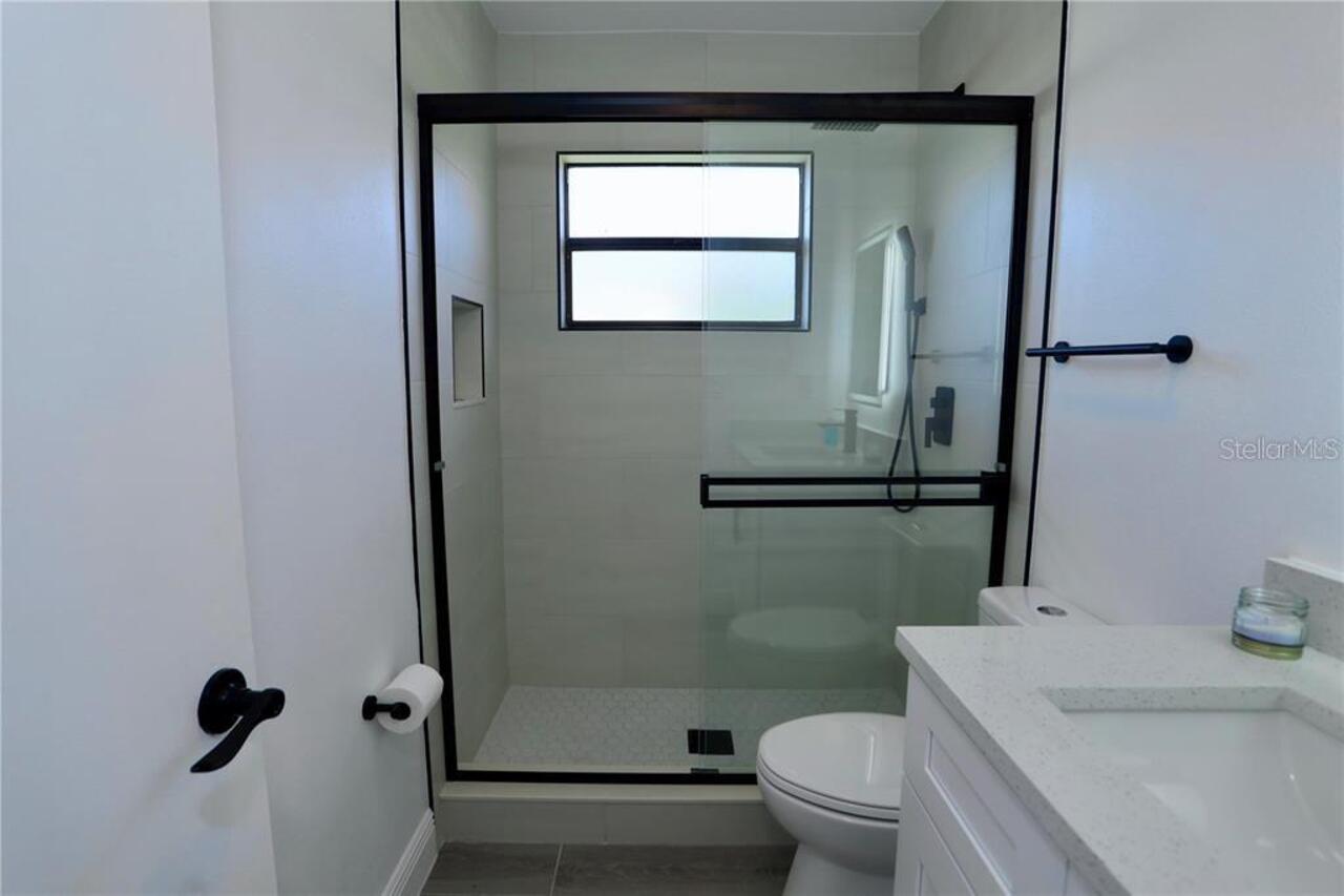 Listing Photo 12