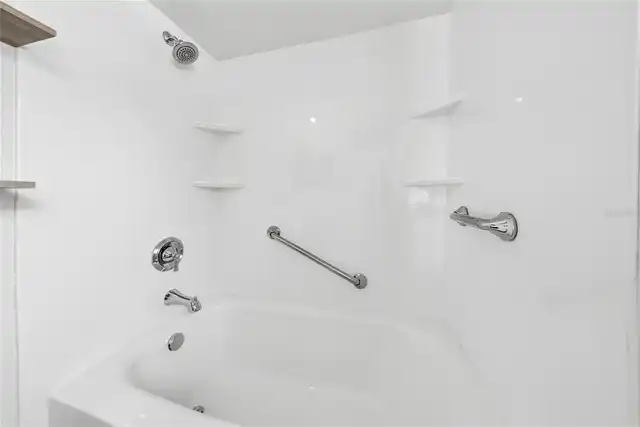 Listing Photo 10