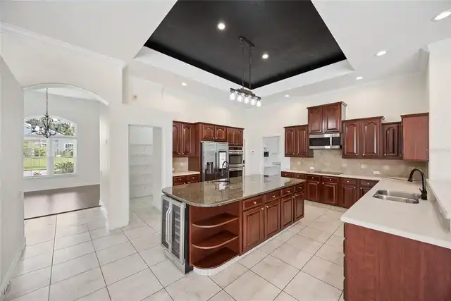Listing Photo 8
