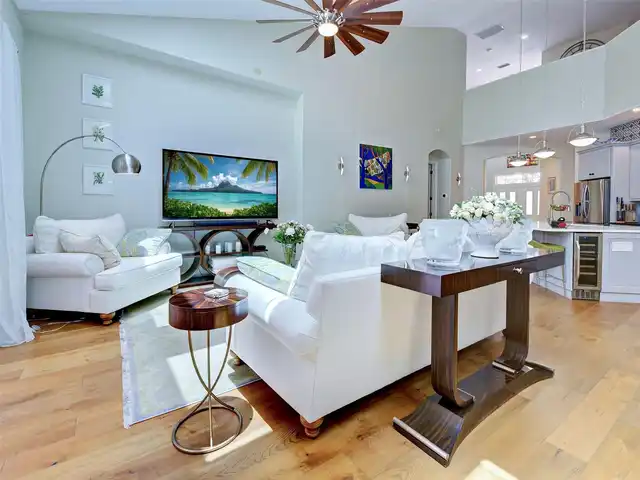 Listing Photo 8