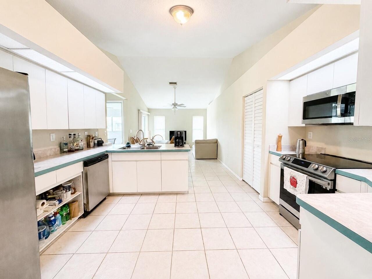 Listing Photo 12