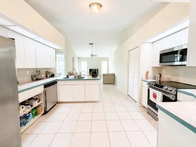 Listing Photo 12