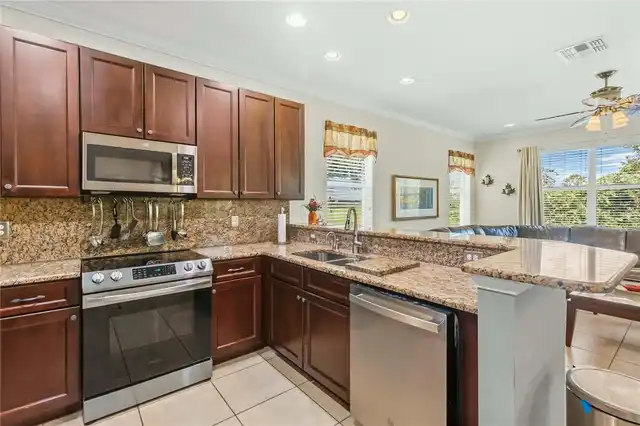 Listing Photo 11