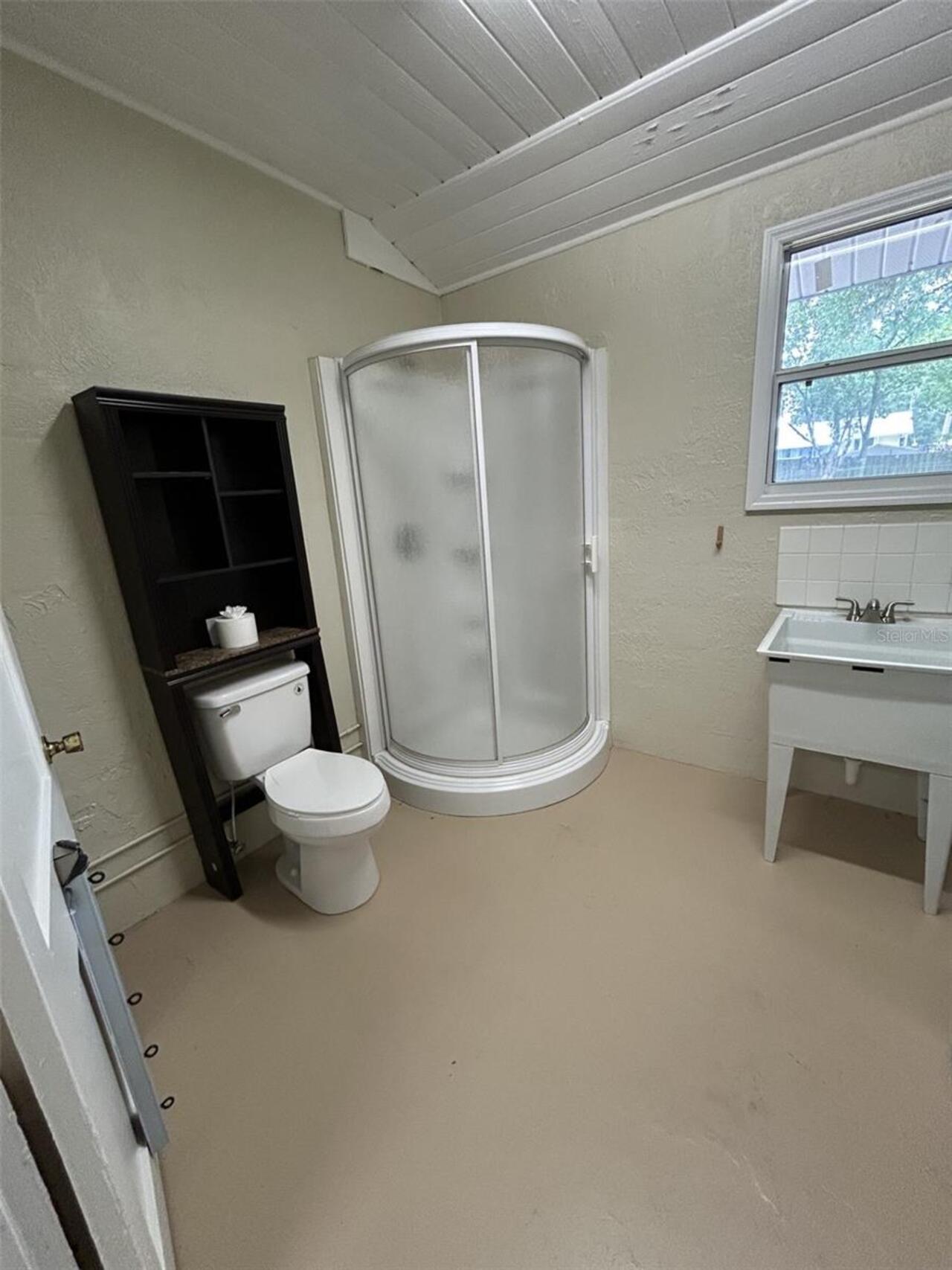 Listing Photo 10