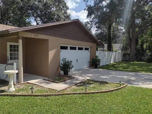 Listing Photo 11