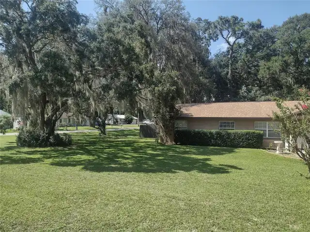 Listing Photo 12
