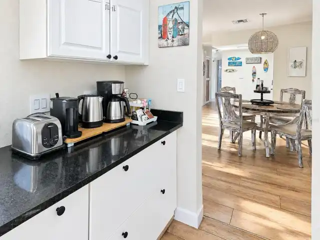 Listing Photo 12