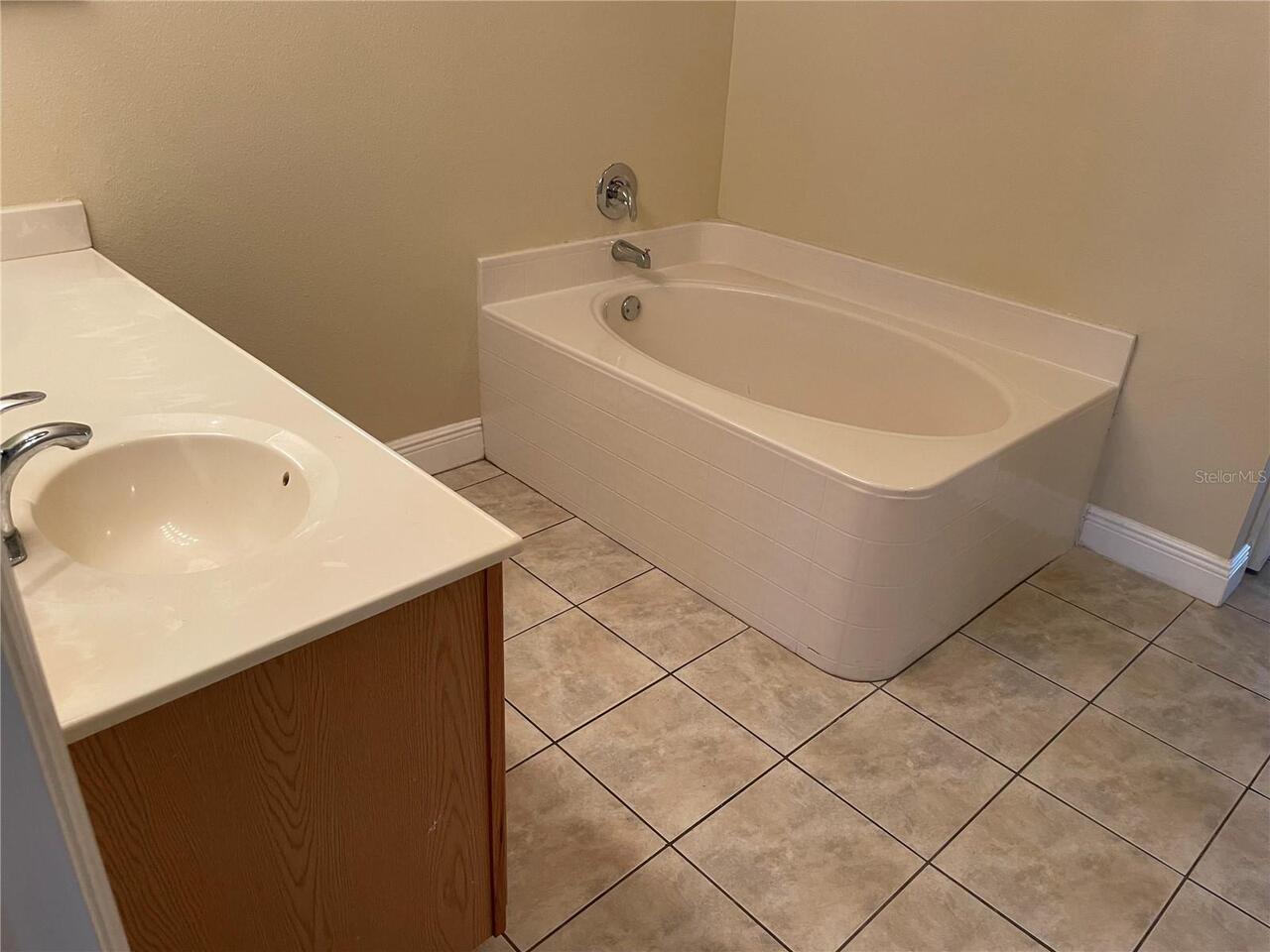 Listing Photo 10