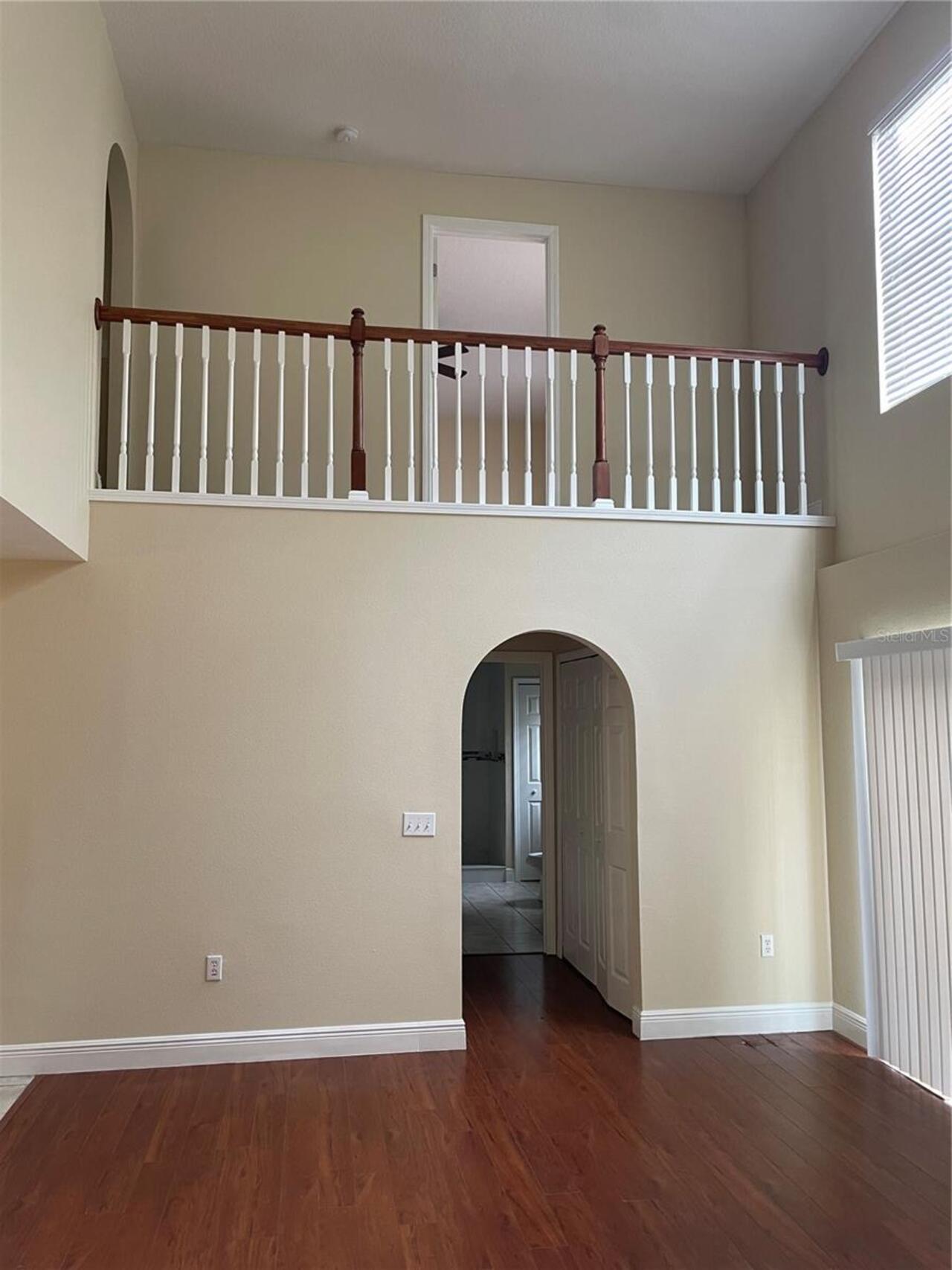 Listing Photo 12