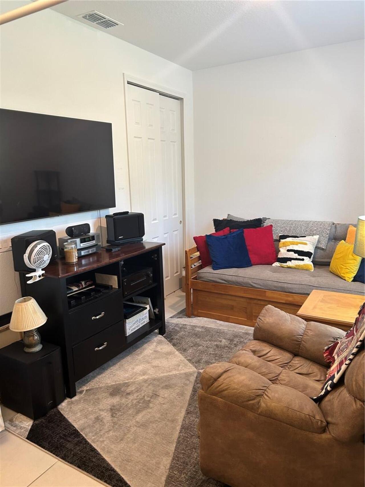 Listing Photo 10