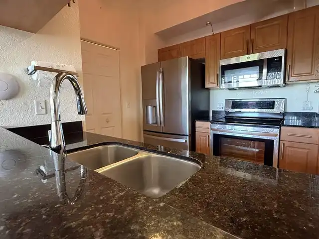 Listing Photo 9