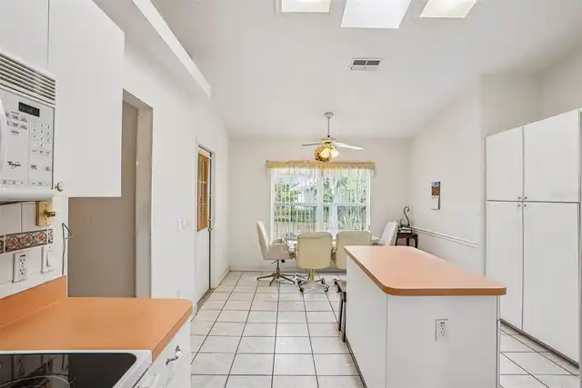 Listing Photo 16