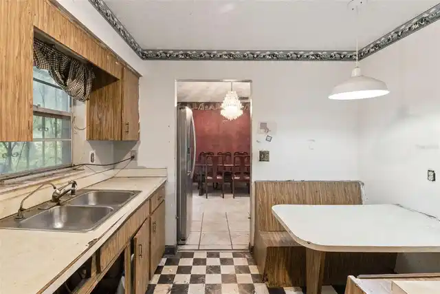 Listing Photo 9