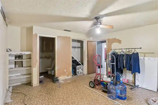 Listing Photo 11