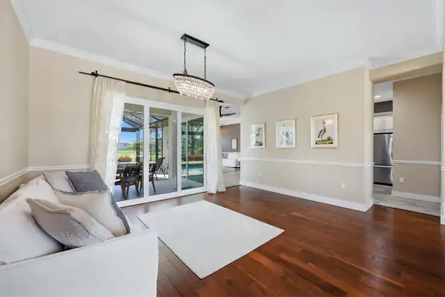 Listing Photo 16
