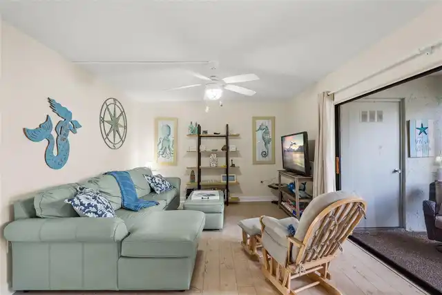 Listing Photo 11