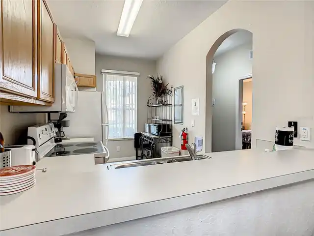Listing Photo 8