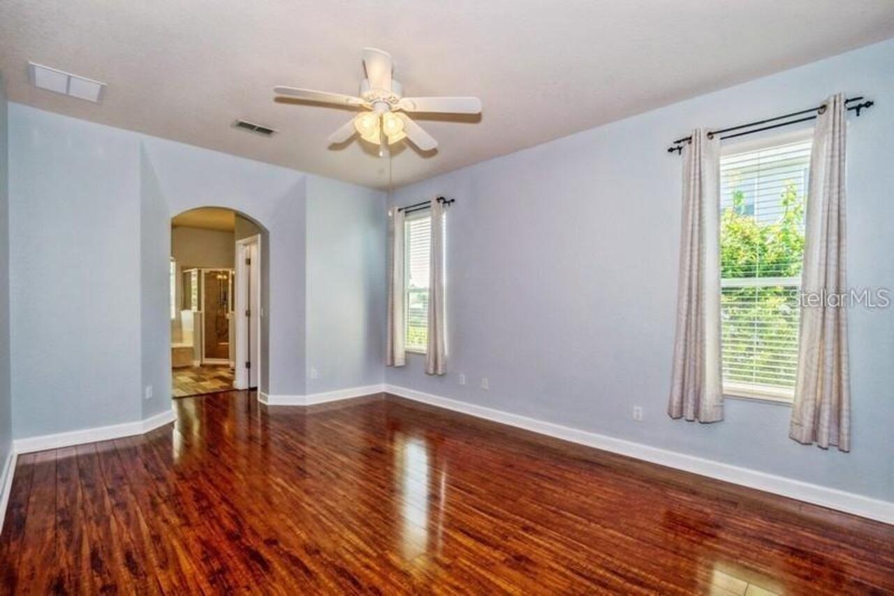 Listing Photo 8