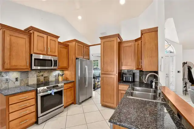 Listing Photo 18