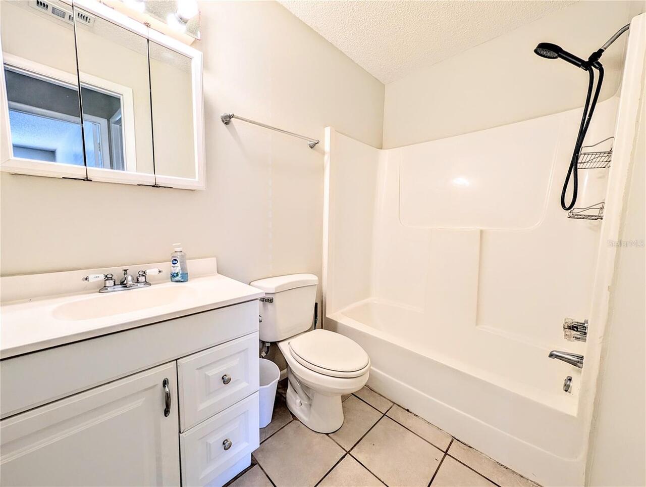 Listing Photo 8