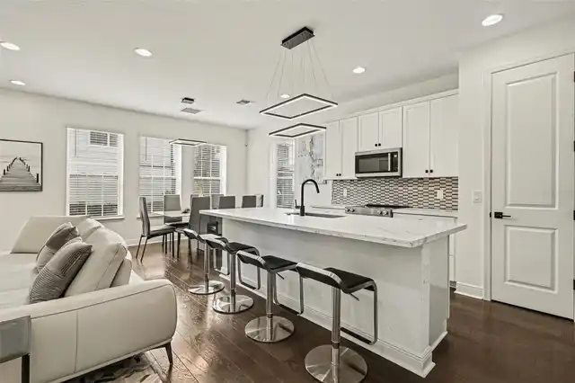 Listing Photo 9